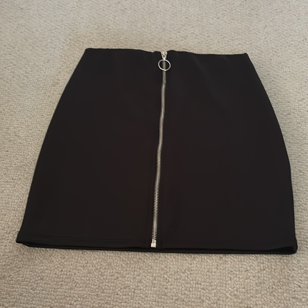 Silhouette NYC Skirt